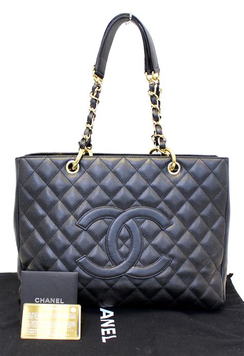 Grand shopping Chanel Bags .